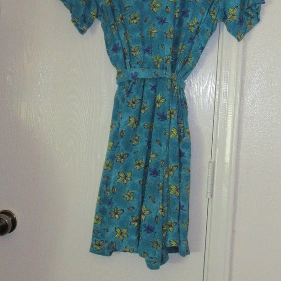 Large Short Sleeve Floral Rayon Romper - Picture 5 of 5